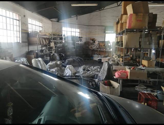 339M² WAREHOUSE FOR SALE IN FERREIRASDORP